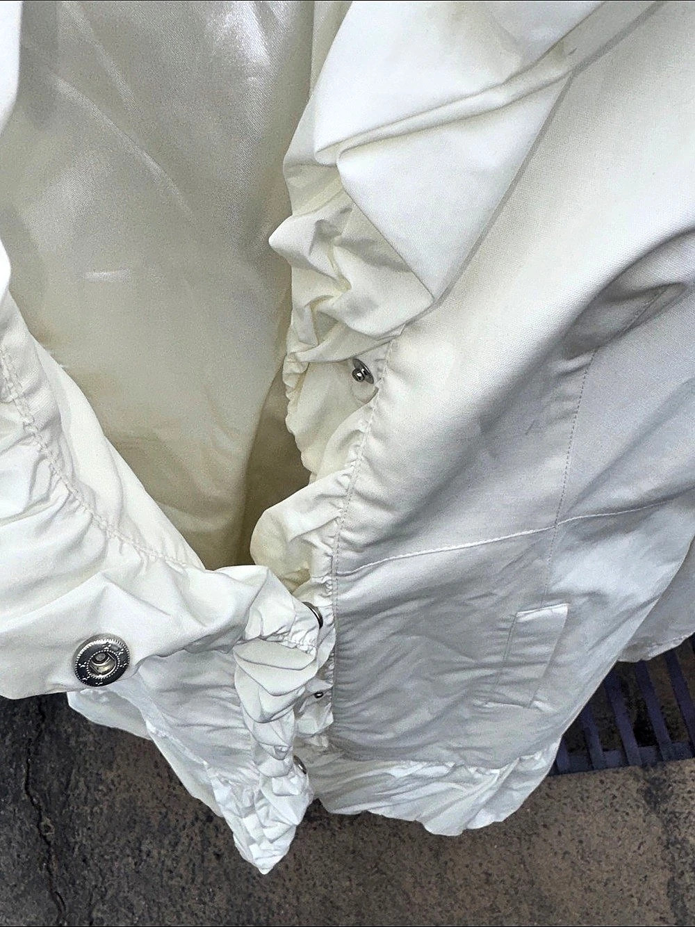 Bebe White Ruffle Jacket Size Large Like New - Picture 5 of 7